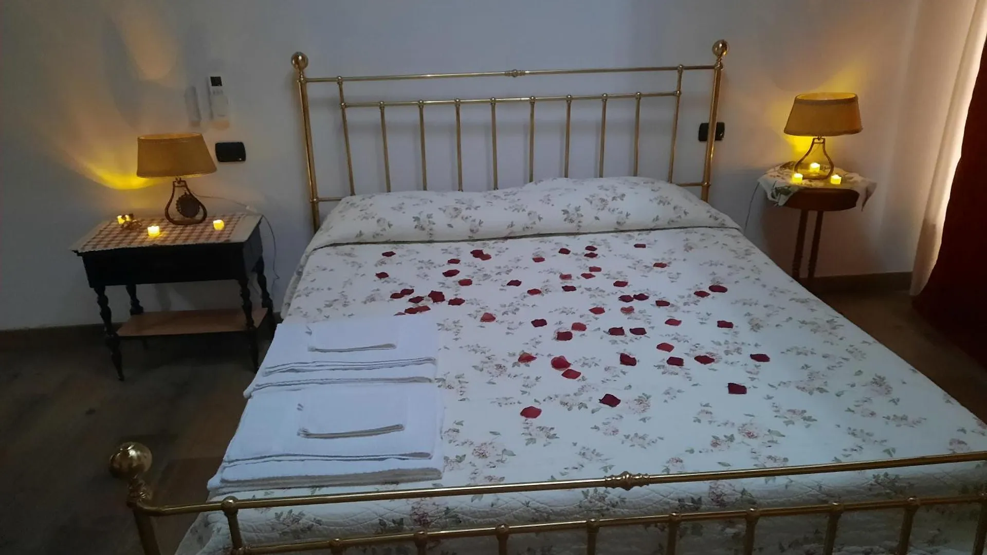 Oda ve Kahvaltı B&B Casa Santa Lucia Manerba del Garda