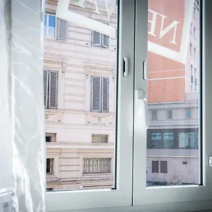 Nerva 3*, Rome Italie